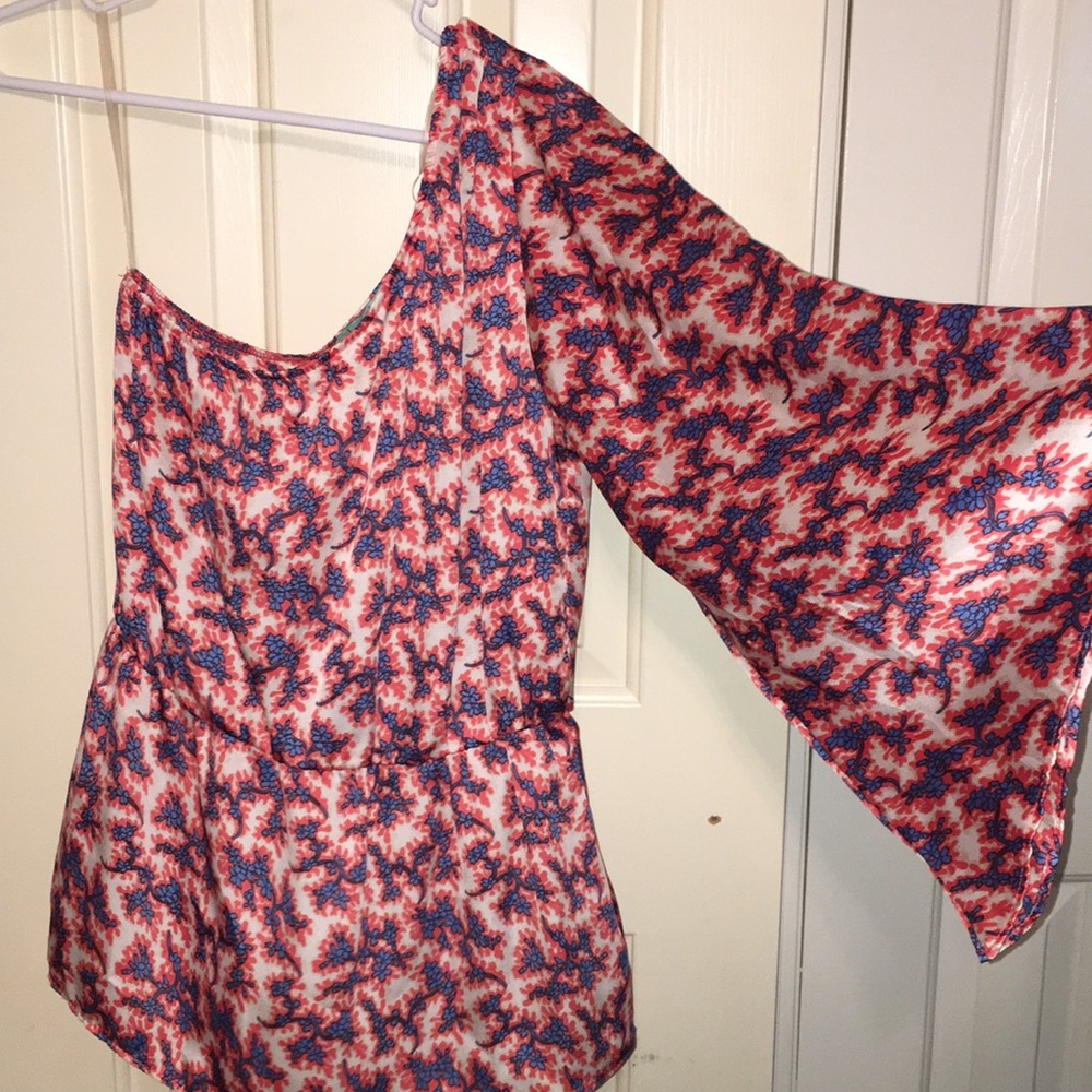 One sleeve silk boutique shirt